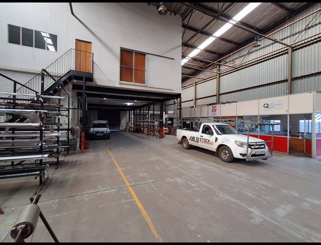 2,400M² WAREHOUSE TO LET IN HERIOTDALE